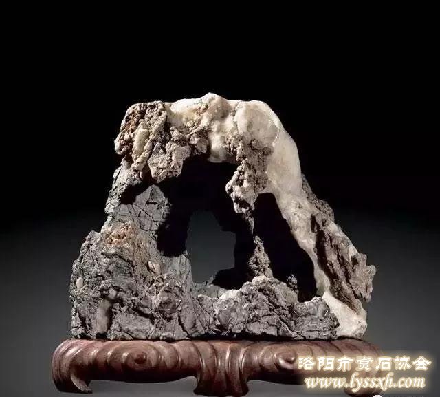 企业家正在成为奇石市场的高端玩家！
