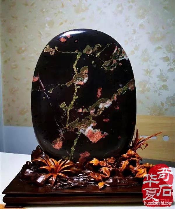 太原三月展 尽赏荷花开 图