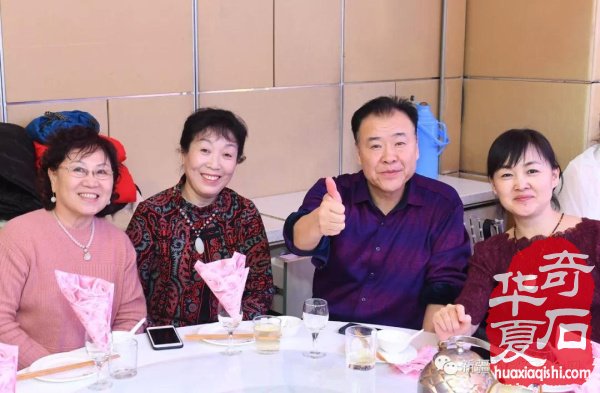 新疆观赏石协会举办喜迎三八猪石赏析音乐会