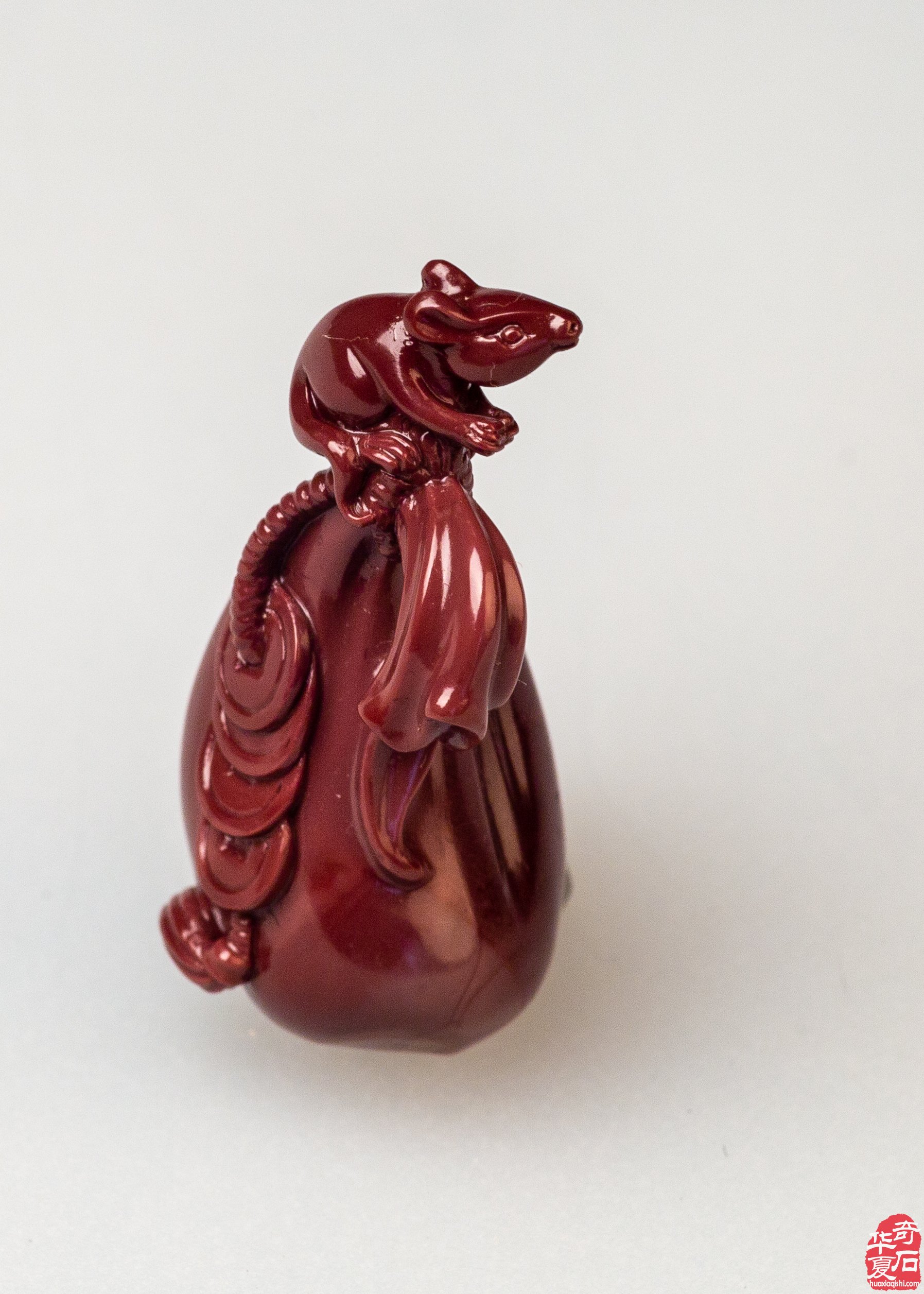 兰溪市职业中专师生玉雕作品在博物馆开展