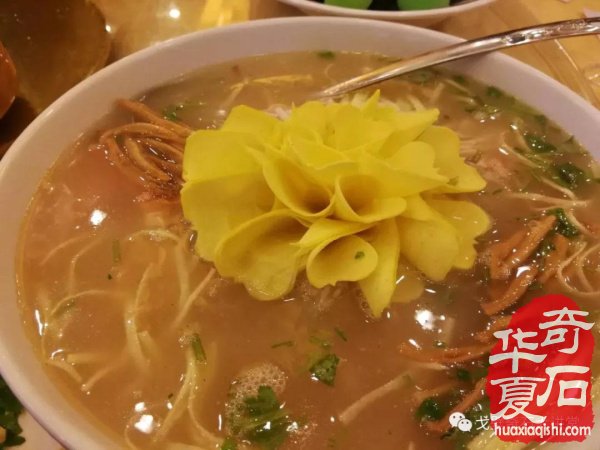 中韩石友洛阳叙旧 花开富贵牡丹争艳！
