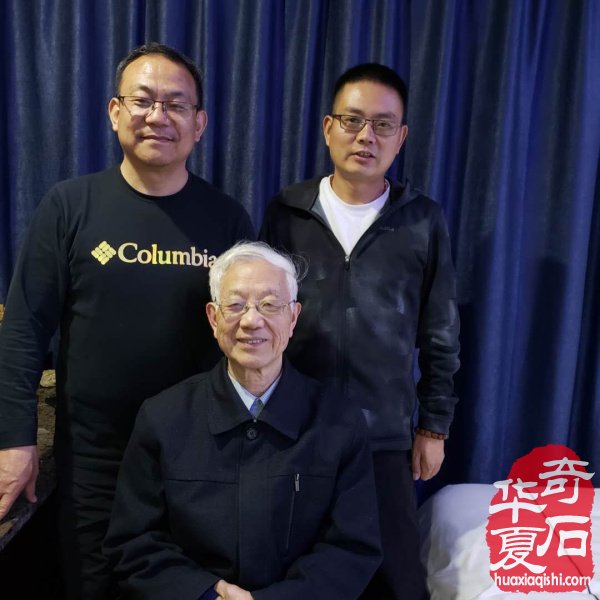 为了追寻赏石梦两学员数千里驱车到贵阳 图