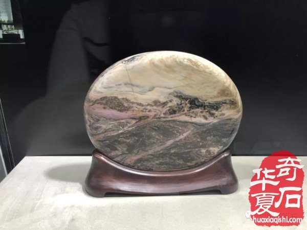 画面石常山海峡两岸赏石文化交流展上争奇斗艳