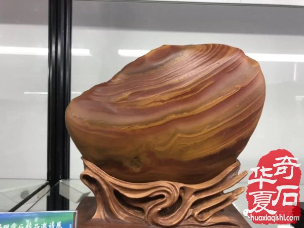 画面石常山海峡两岸赏石文化交流展上争奇斗艳