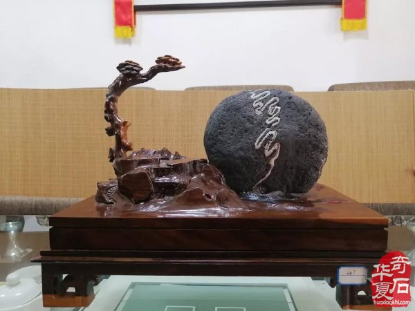 安康汉子找出“中国”字样奇石献礼祖国！