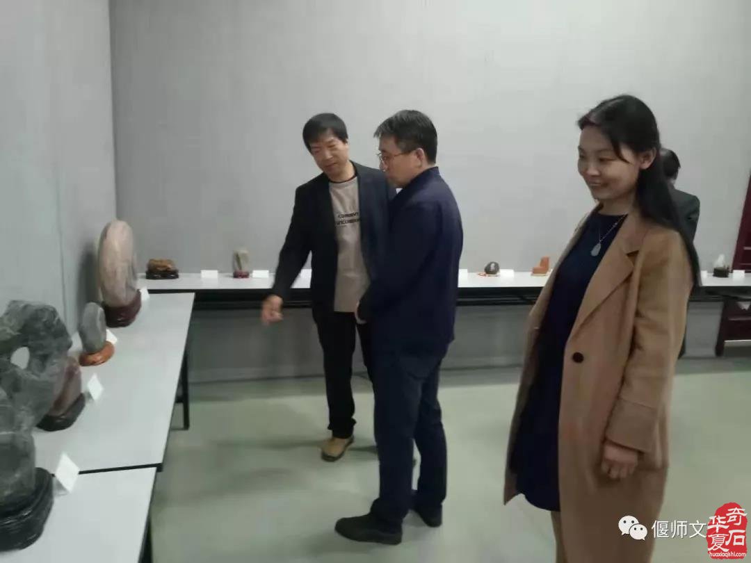 偃师市第七届奇石展在张海书法艺术馆开幕
