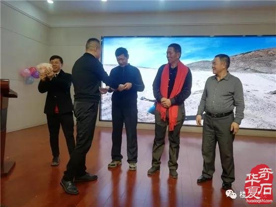 今天,库尔勒这些人的举动,值得大家点赞!