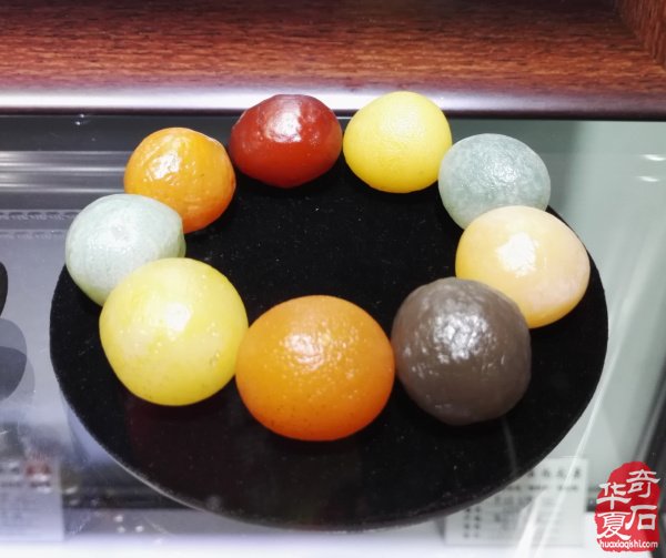戈壁遗珍一一筋脉石 （组图）