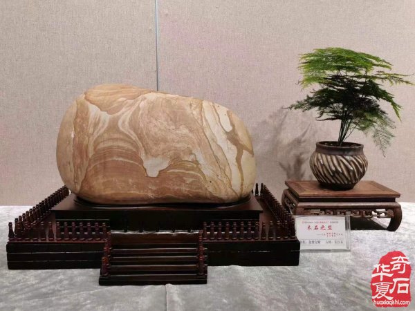 跟着石界才女领略长江美石的风采 图