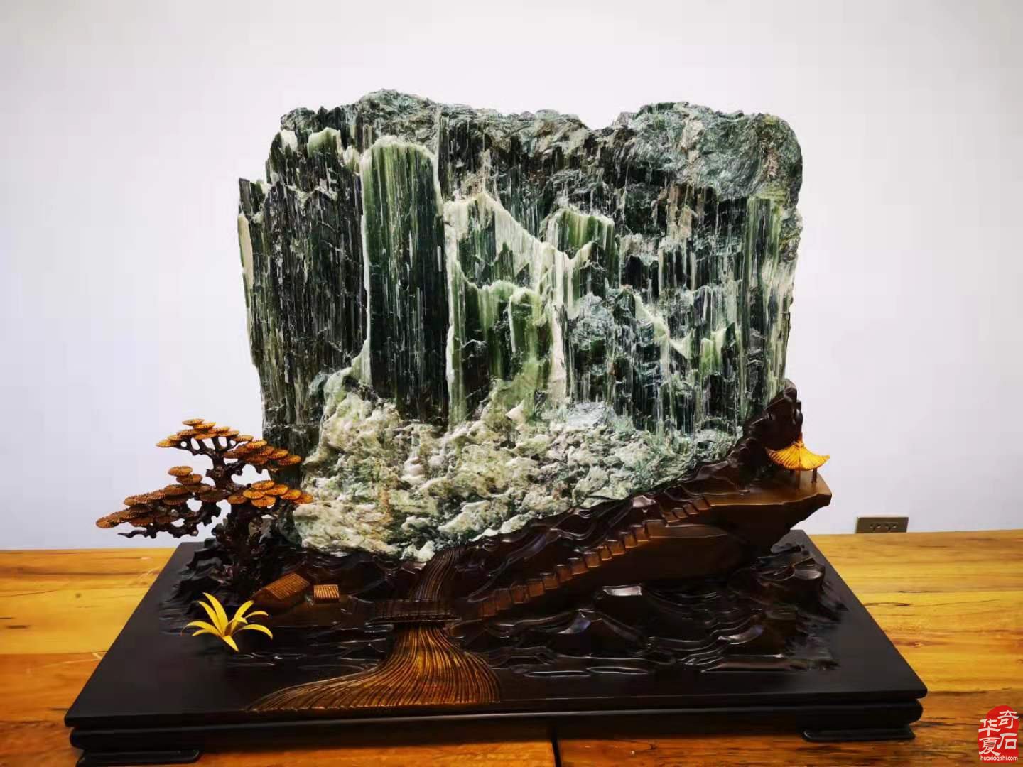 每日一石：雅赏伊源玉《栾川山水》 图