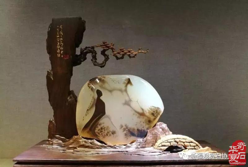 把玩奇石，是不可估量的精神财富！