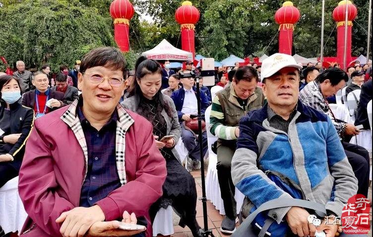石榴树下,镜头里的“双年展“ 图