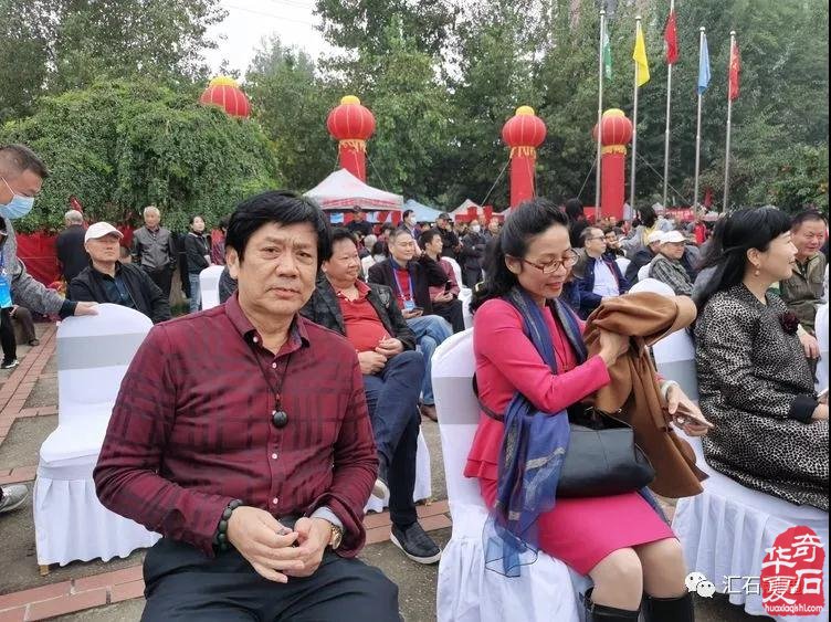 石榴树下,镜头里的“双年展“ 图
