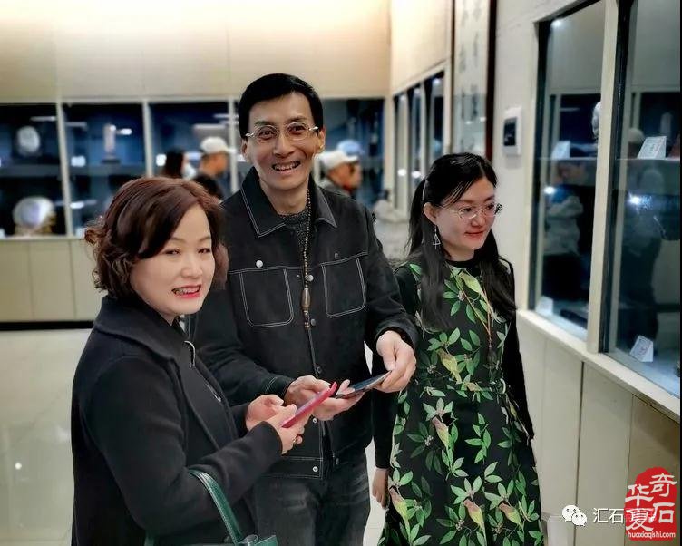 石榴树下,镜头里的“双年展“ 图