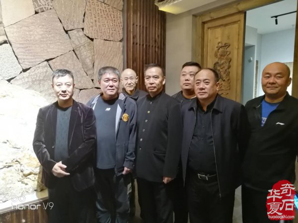 河南省观赏石协会回访团第一站夜访河北涿州 图