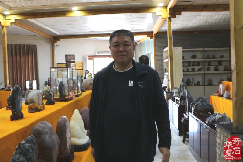 宋溪中会长到洛阳考察指导今年石展工作 图