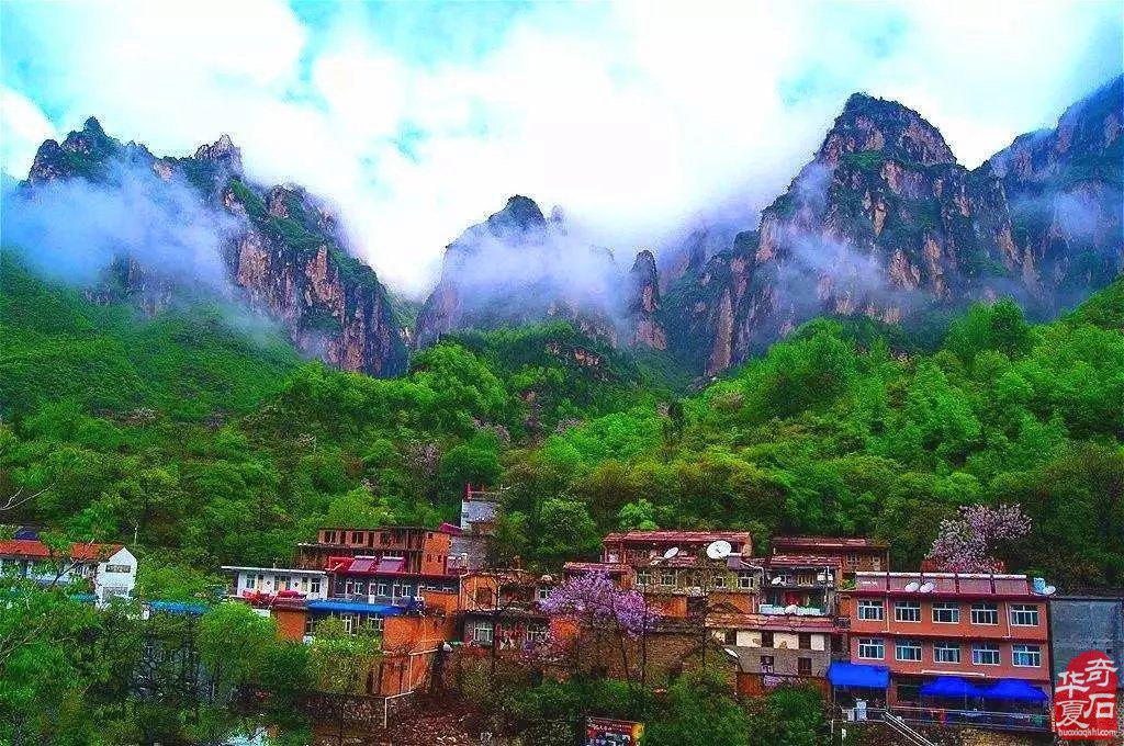 妙哉一一太行山景石手托江山（四）