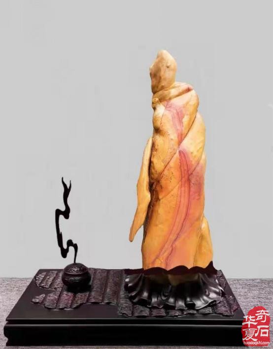 这块石头首次在石展亮相就被人高价买下