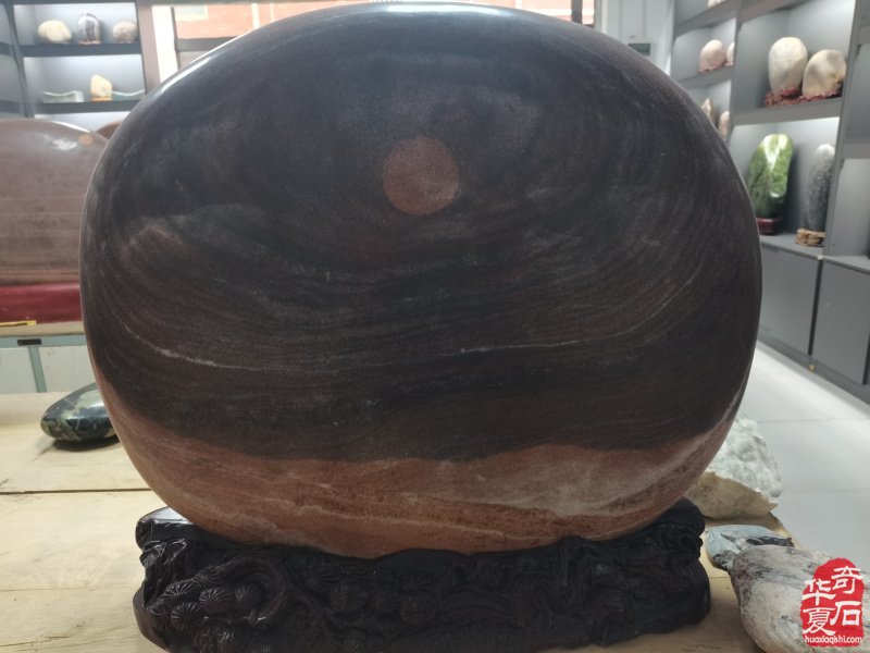 洛阳石界的著名玩家李卫星热心助人