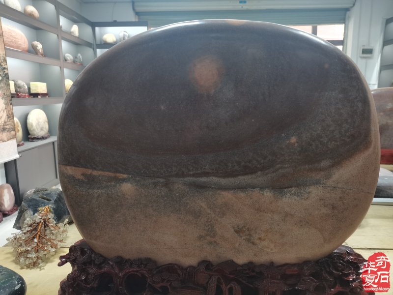 洛阳石界的著名玩家李卫星热心助人