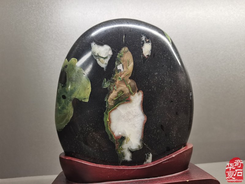 洛阳石界的著名玩家李卫星热心助人