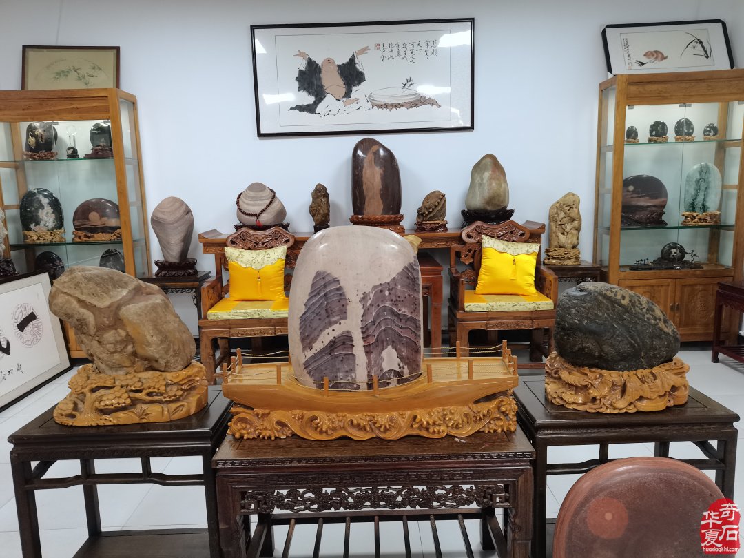 洛阳奇石古玩文化城中的《辛成奇石博物馆》