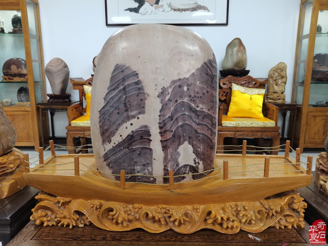 洛阳奇石古玩文化城中的《辛成奇石博物馆》
