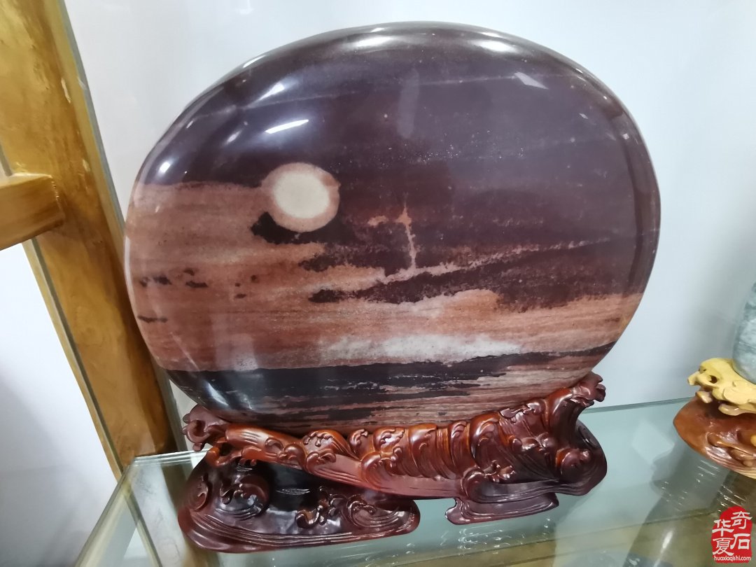 洛阳奇石古玩文化城中的《辛成奇石博物馆》