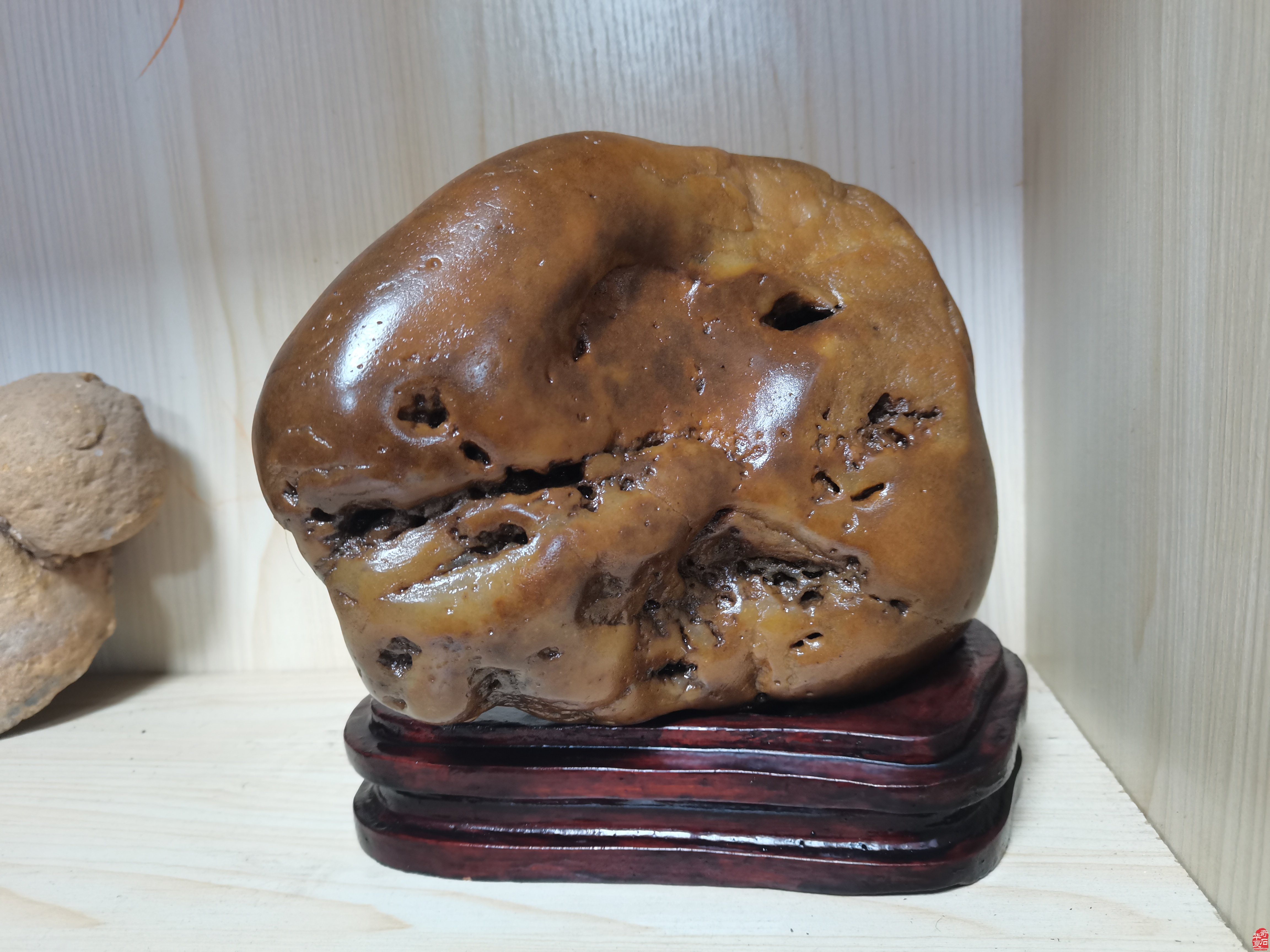 对河洛丑玉市场价格弧线的思考