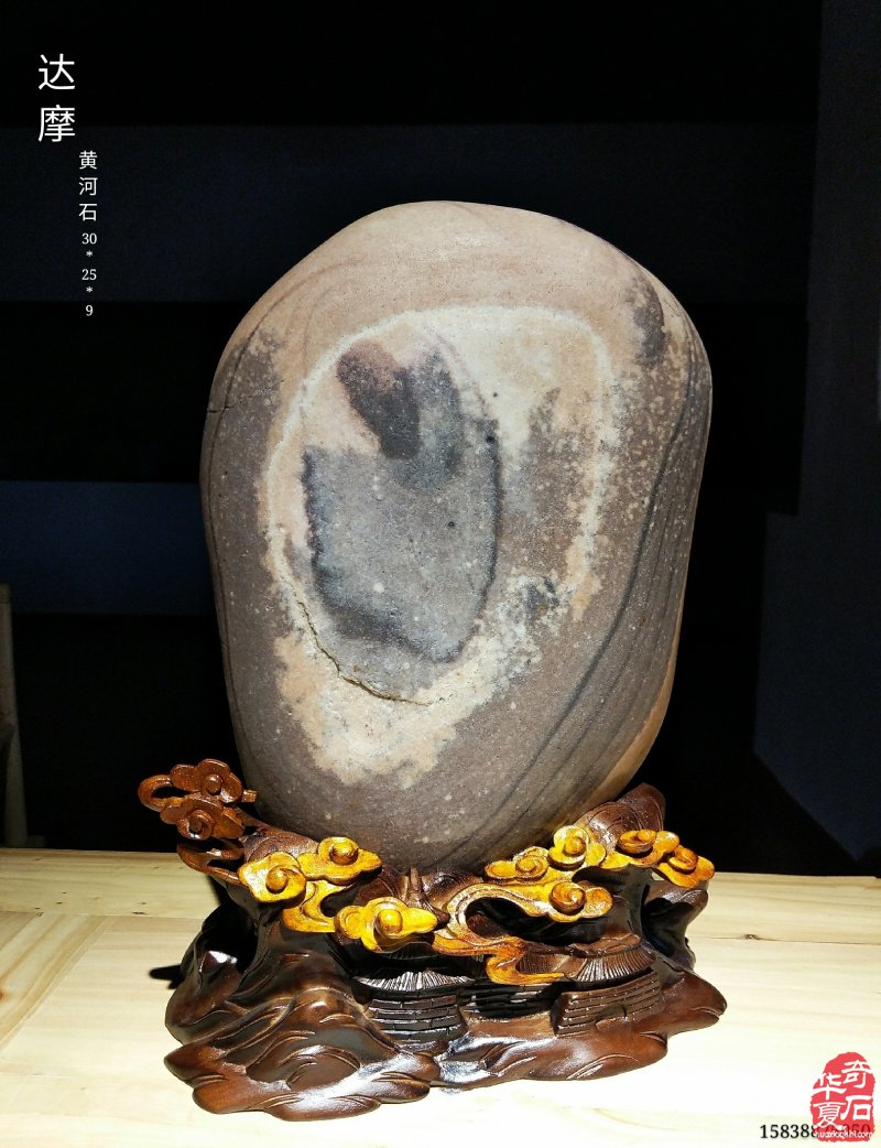 透着浓浓禅意的美石藏品也很有味道