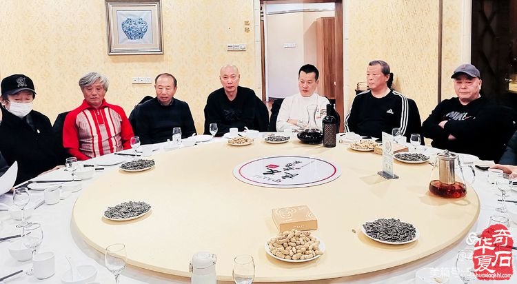 青岛市根石盆景艺术协会八届八次会长办公会召开