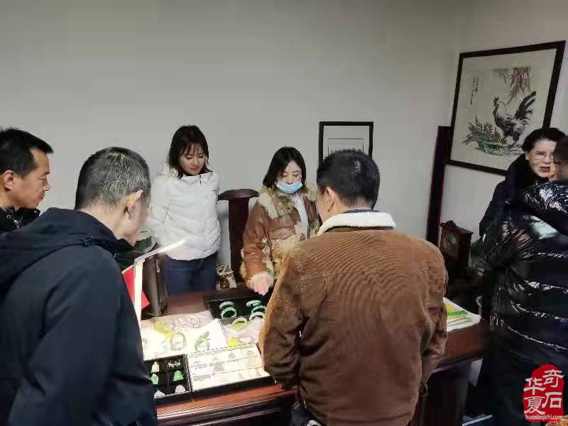 济南举办百块观赏石和宝玉石迎新春活动