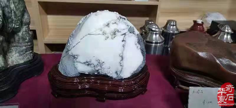 济南举办百块观赏石和宝玉石迎新春活动