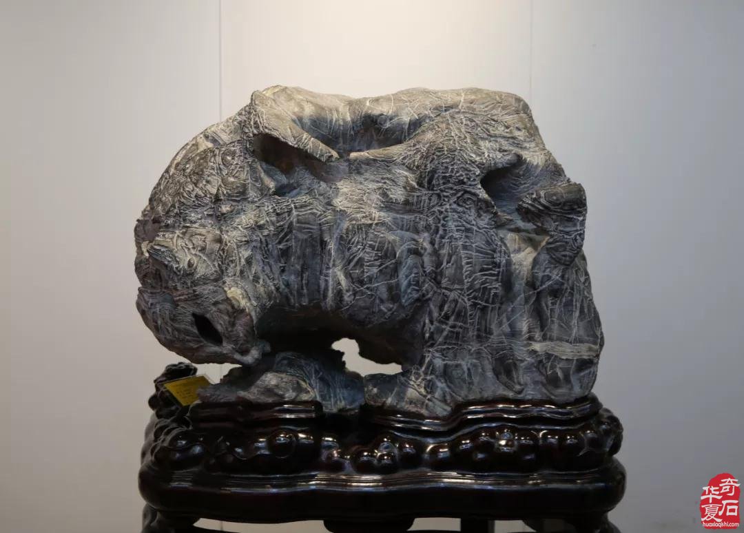 陈绍卫的灵璧纹石《通灵禅韵》喜获“天雕奖”