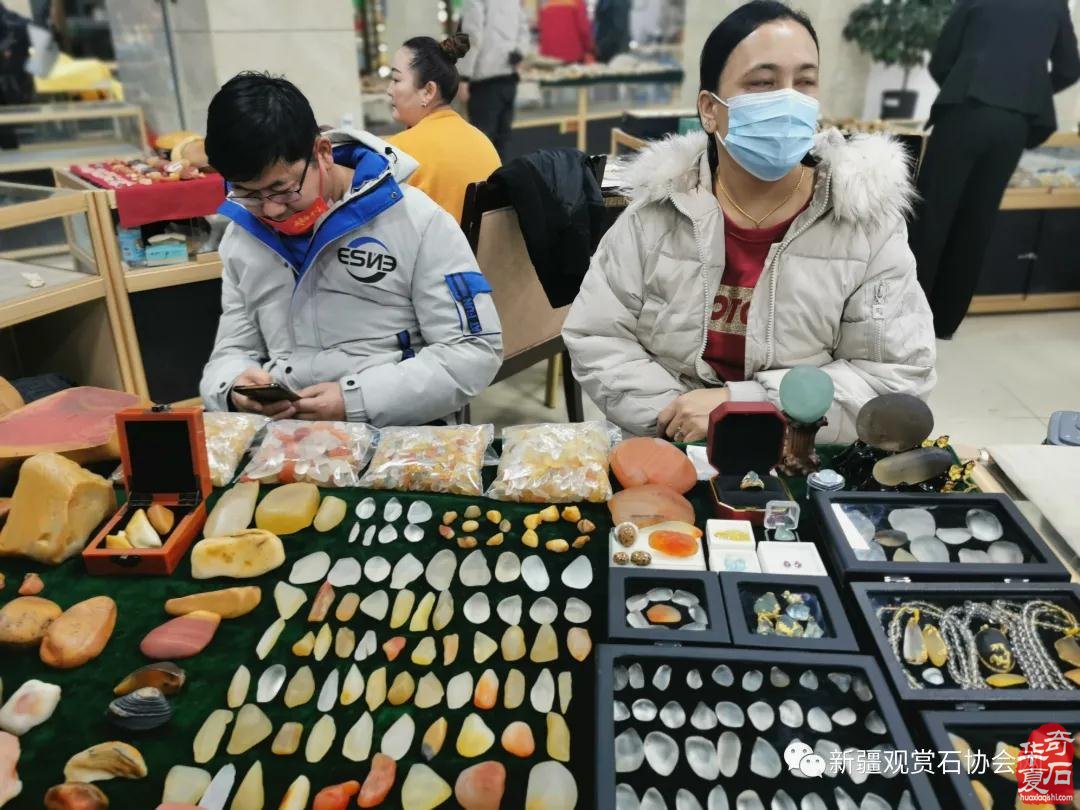 中国.雪都阿勒泰（福海）第二届国际黄金宝玉石文化节盛况空前 隆重开幕