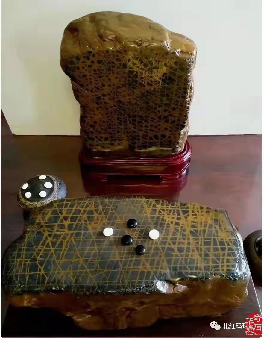 潜心玩石追梦天雕珍品，求精务实尽寻日月精华！