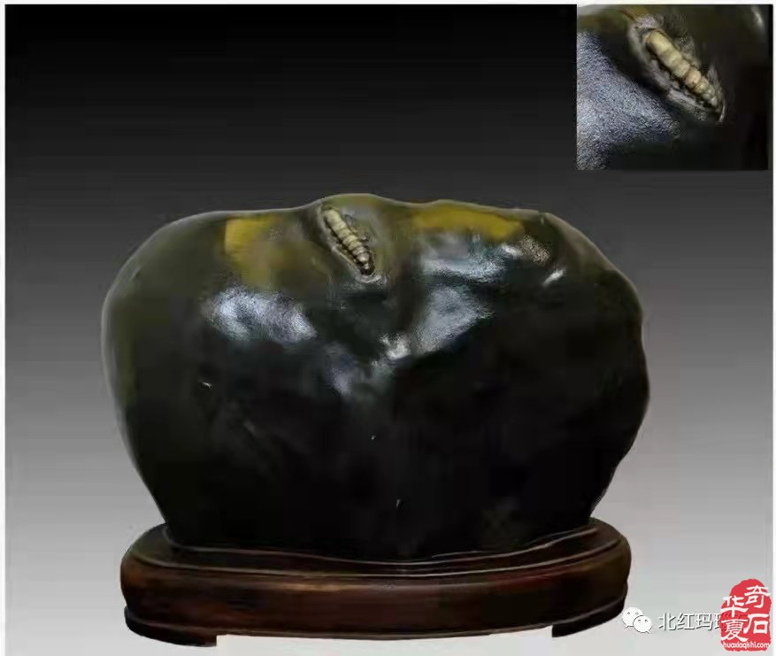 潜心玩石追梦天雕珍品，求精务实尽寻日月精华！