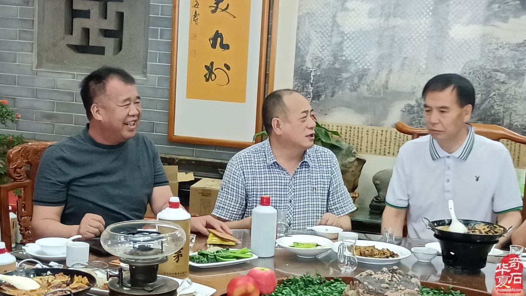 洛阳奇石古玩文化城喜迎贵客来访 图