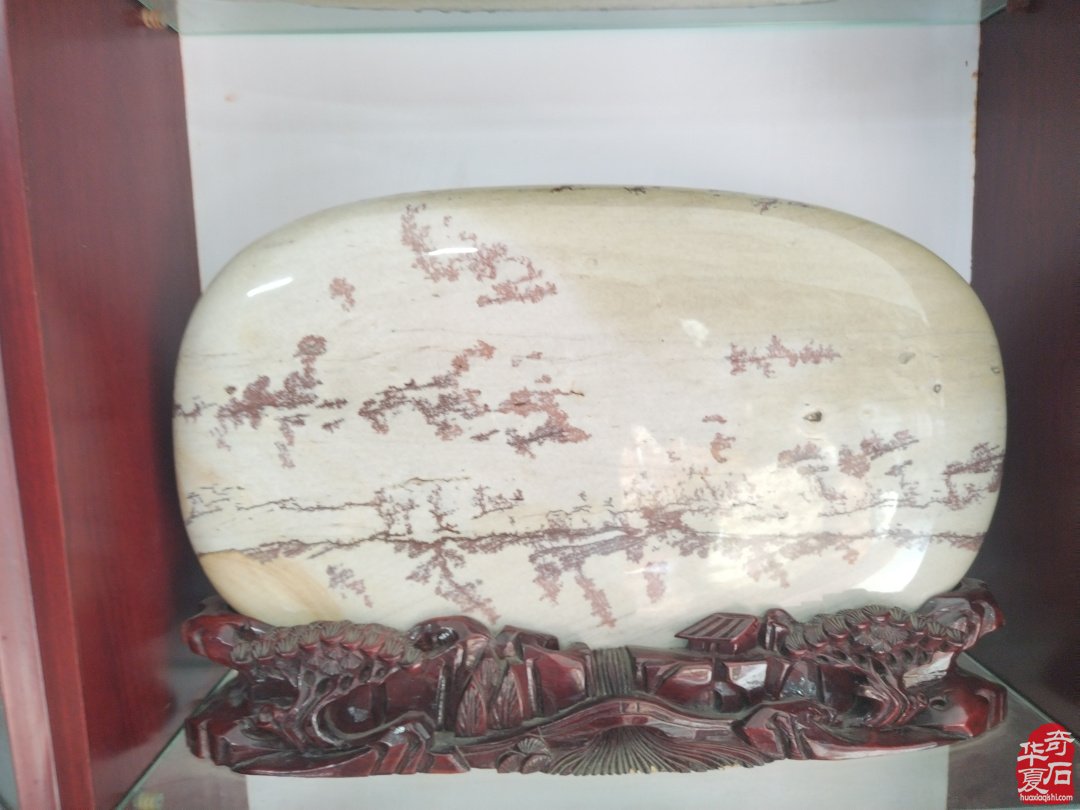洛阳奇石古玩文化城中的《乐石斋》