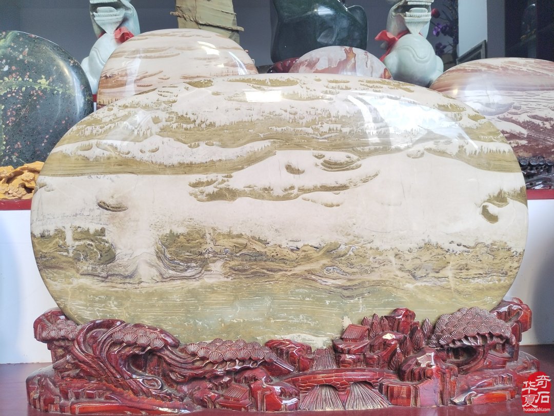 洛阳奇石古玩文化城中的《乐石斋》