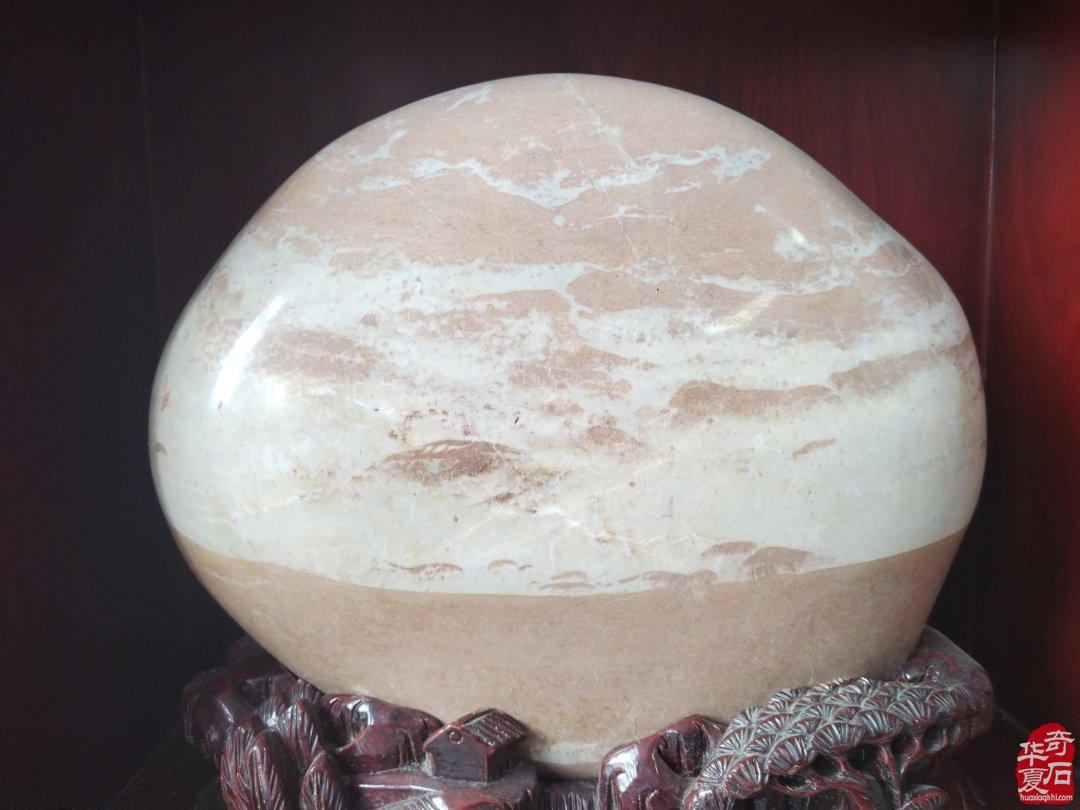 洛阳奇石古玩文化城中的《乐石斋》