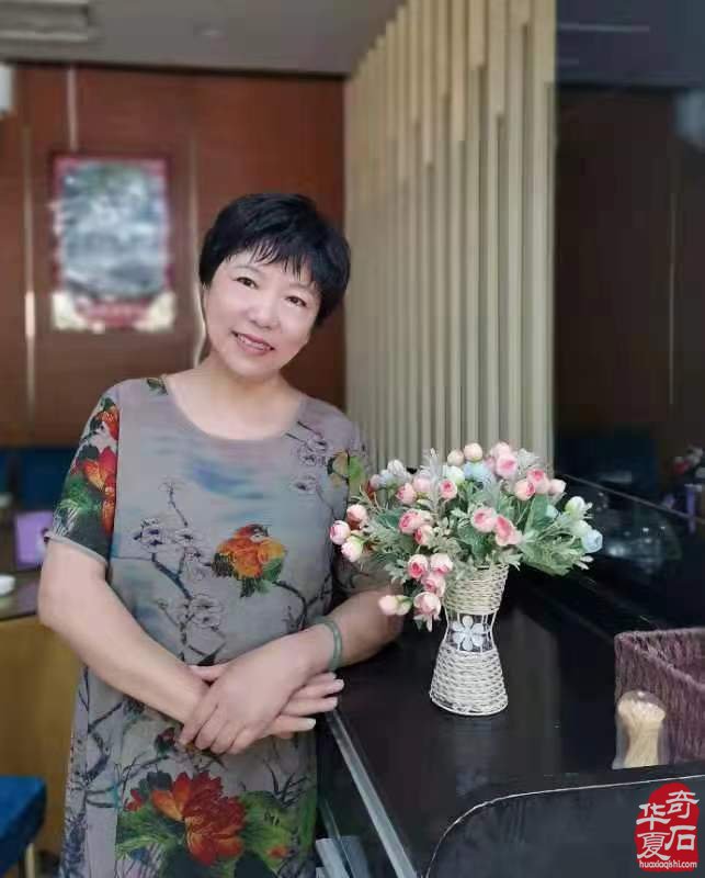 洛阳奇石古玩文化城中的《乐石斋》