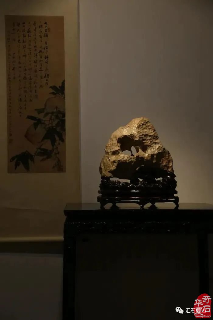 论传统奇石的转型发展