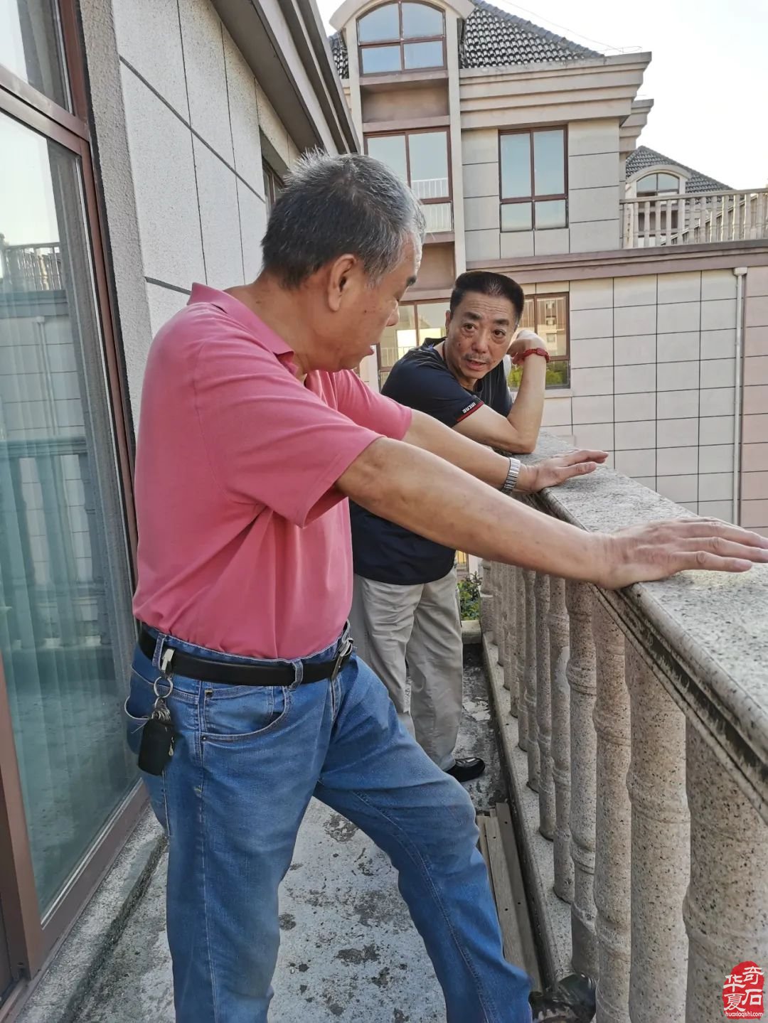 石沪两地共举大爱——石家庄展重现小品大师经典遗作