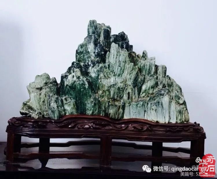 著名藏家崔周村收藏的光鲜亮丽崂山绿石