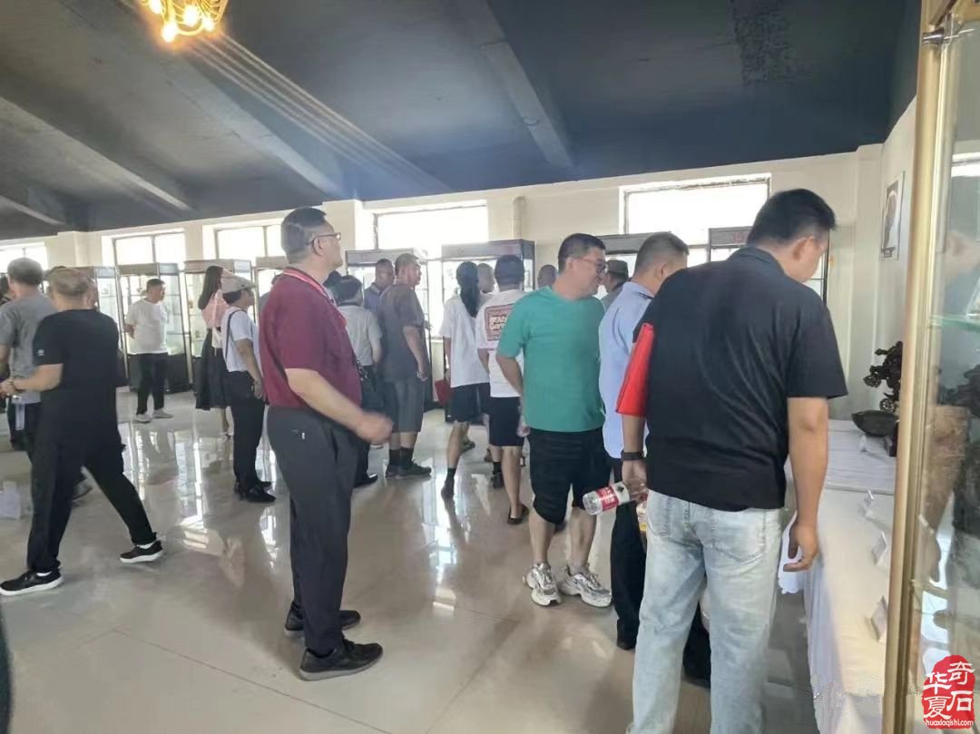 中国二连浩特市第六届中蒙国际奇石博览会盛大开幕