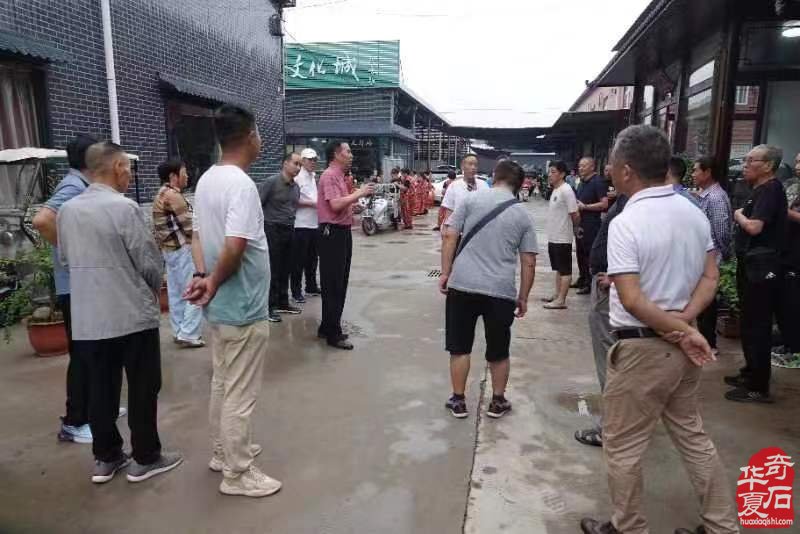 洛阳奇石古玩文化城跳蚤市场开市