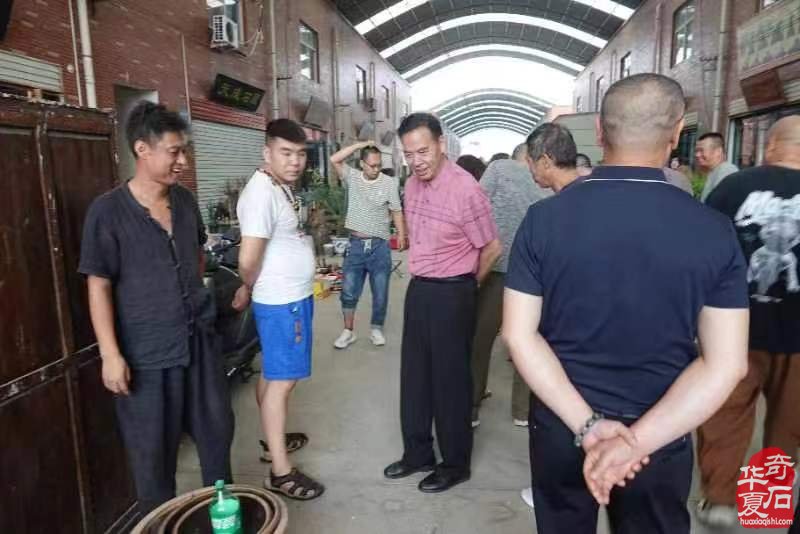 洛阳奇石古玩文化城跳蚤市场开市