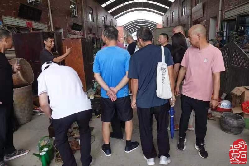 洛阳奇石古玩文化城跳蚤市场开市