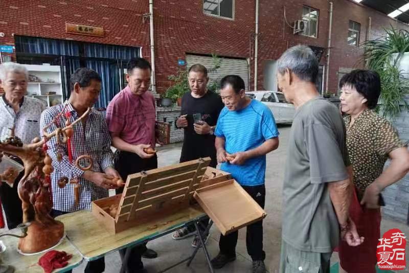 洛阳奇石古玩文化城跳蚤市场开市